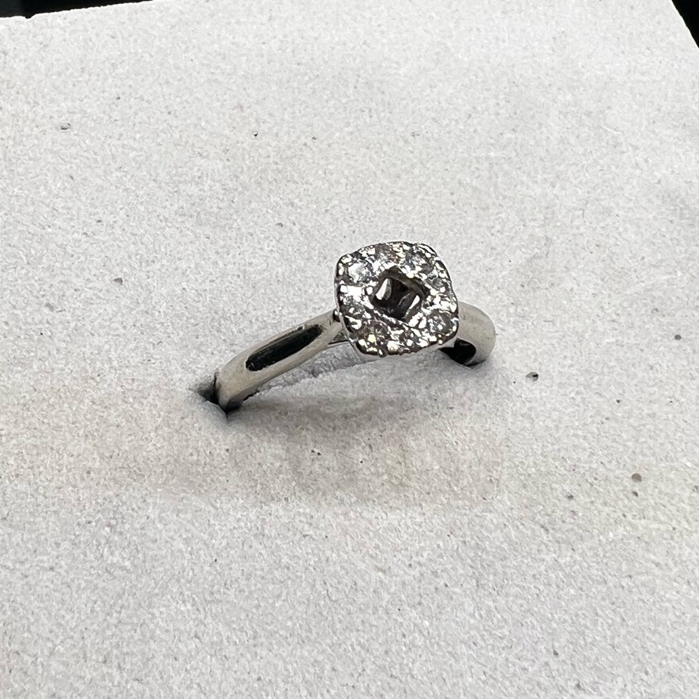 10K gold and diamond ring